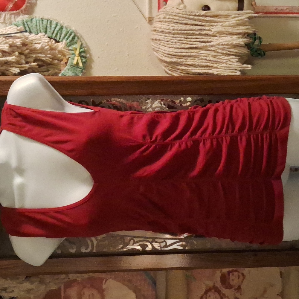 ⚘️NWOT,BCBG MAXAZRIA,Super Stretchy,Burgundy,Top,One Size Fits All⚘️⚘️⚘️⚘️🦋🦋🦋